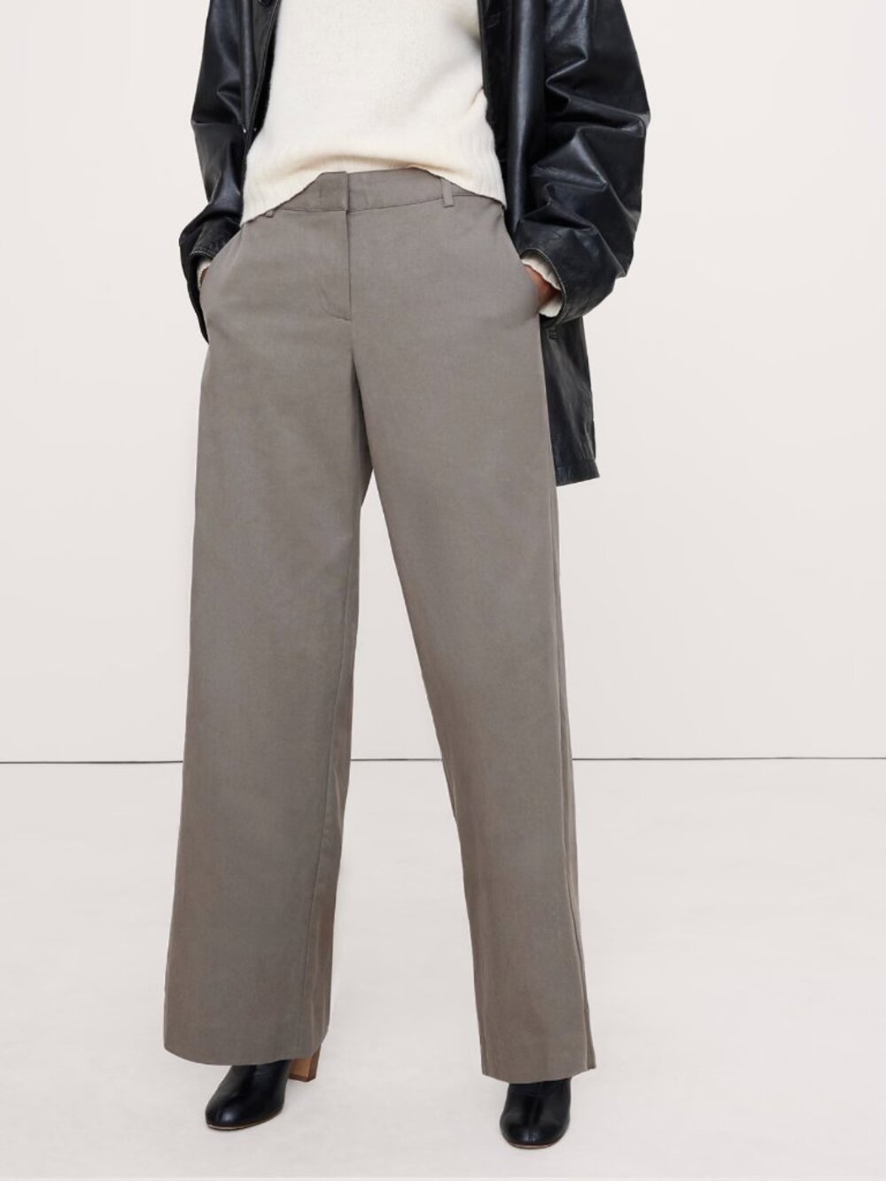 Banana Republic Everyday Wide Leg Pants in Ecalyptus Green